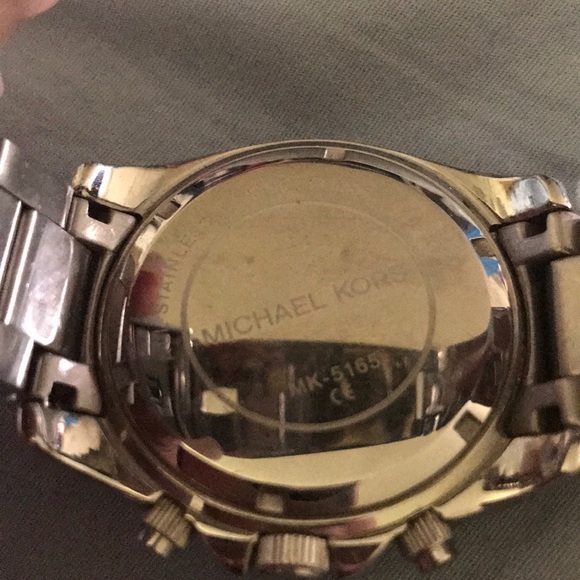 Women’s Michael kors watch - Picture 3 of 6